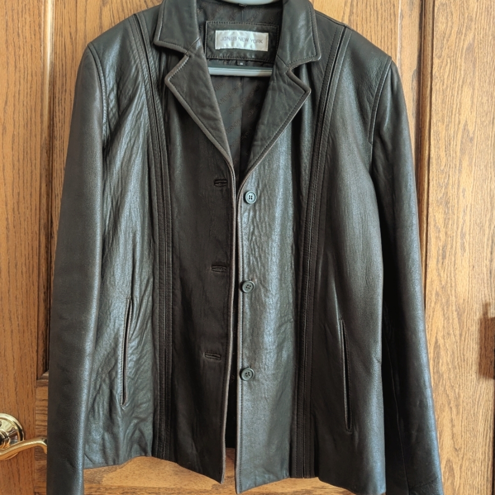 Ladies dk brown leather jacket